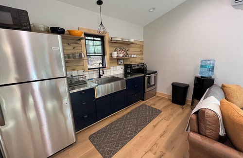 Rogers Cabin | The Nest - Cozy Loft, Deck & Firepit