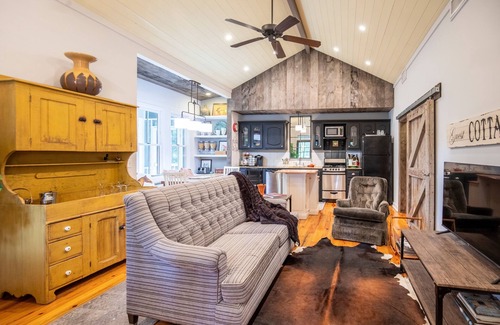 Oxford House | The Nest Egg, 3BR Escape by Velvet Ditch Villas