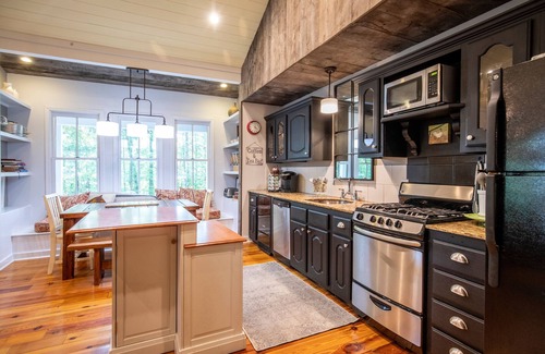 Oxford House | The Nest Egg, 3BR Escape by Velvet Ditch Villas