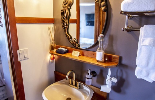 Newport Bed & Breakfast | The Newport Belle