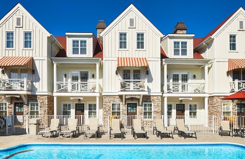 Holland House | The Newport