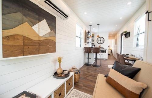 Waco House | The Newtonian Tiny Container Home near Magnolia