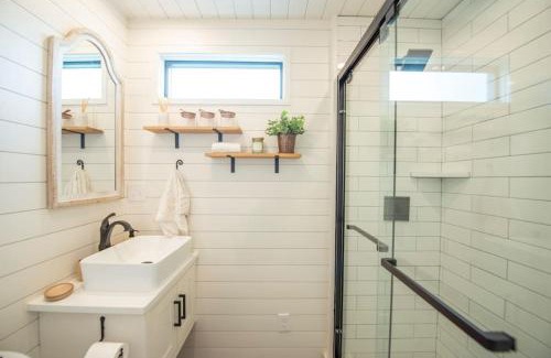 Waco House | The Newtonian Tiny Container Home near Magnolia