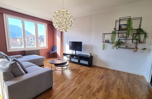Quartier Chorier-Berriat Apartment | The nice view of the boulevard 🪟 #DX