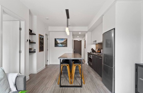 Eau Claire Condo | The Nile | Gym | Downtown | UG Park | Bow River