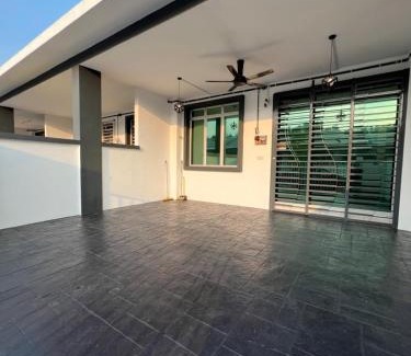 Seremban House | The Nogori Homestay 126 by DUDUK SANTAI SIGNATURE