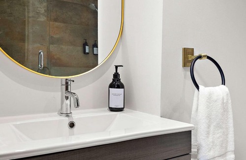 Old Montreal Apartment | The Nomad Saint Jacques