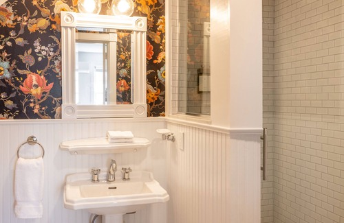 North Hero Bed & Breakfast | The North Hero House Inn & Restaurant