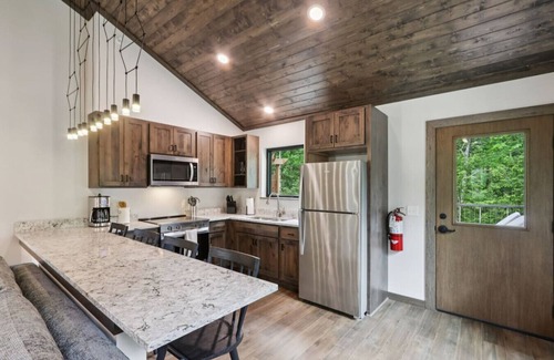 Lake Delton Apartment | The Oak at Treetop Villas