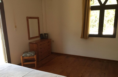 Voia House | The Oak House is located in a quiet environment, with panoramic sea view