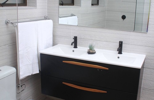 Gaborone Bed & Breakfast | The Oak Tree House