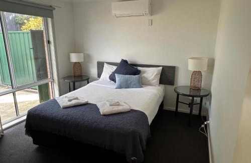 Albion Park Rail Hotel | The Oaks Hotel Motel