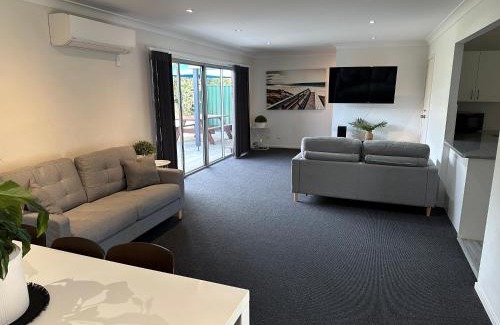 Albion Park Rail Hotel | The Oaks Hotel Motel