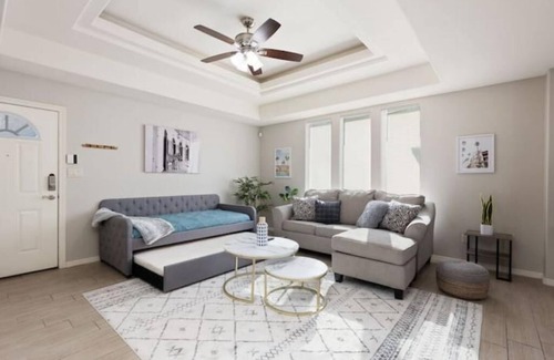 Edinburg Apartment | The Oaks. Spacious 3Br/2Ba.Gated/Parking