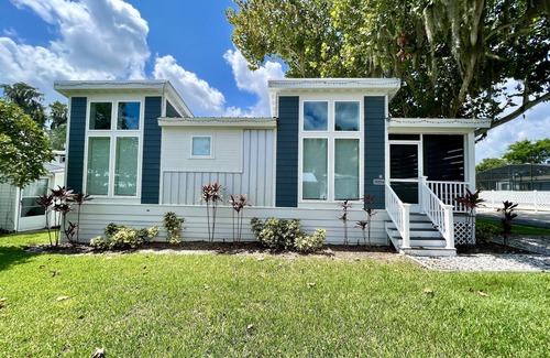 Clermont House | The Oasis House - Lakeside Tiny Home Near Orlando