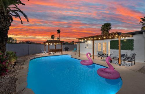 Tempe House | The Oasis in Tempe with Heated Pool and Arcade