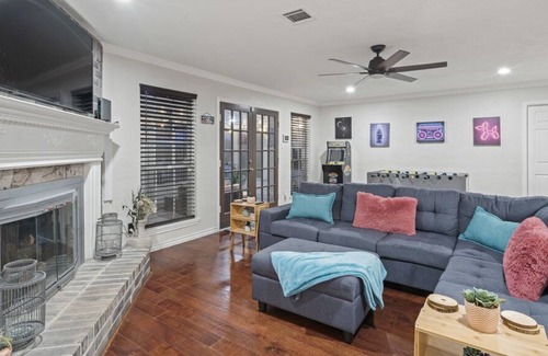 Highlands House | The Oasis-Lakehouse W/Heated Pool, Spa,Arcade, on 1 Acre