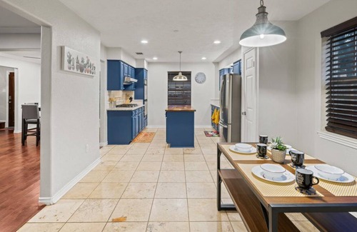 Highlands House | The Oasis-Lakehouse W/Heated Pool, Spa,Arcade, on 1 Acre