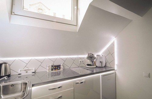 Avoti Apartment | The Oasis - Retro Modern Vogue