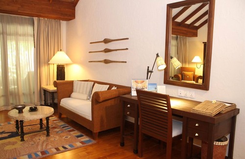 Sigar Penjalin Hotel | The Oberoi Beach Resort, Lombok