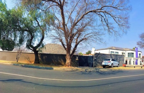 Greater Johannesburg Metropolitan Area Apartment | The Ogans Sunset Roomnn