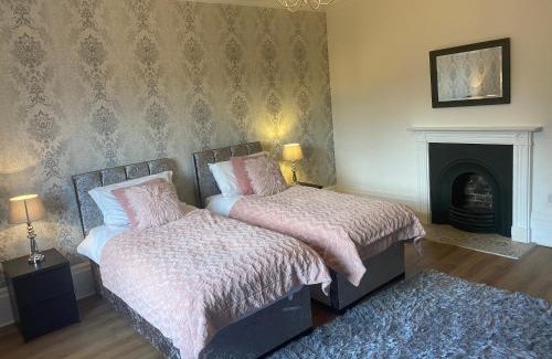 Marlborough House | The Old Barn Marlborough, spacious grade 2 listed with parking