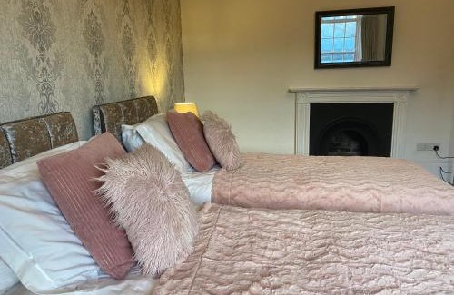 Marlborough House | The Old Barn Marlborough, spacious grade 2 listed with parking