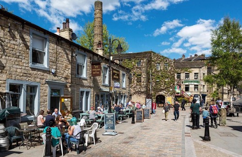 Walsden Apartment | The Old Cattle Barn - Splendid Yorkshire getaway