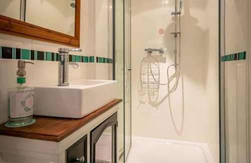 Walsden Apartment | The Old Cattle Barn - Splendid Yorkshire getaway