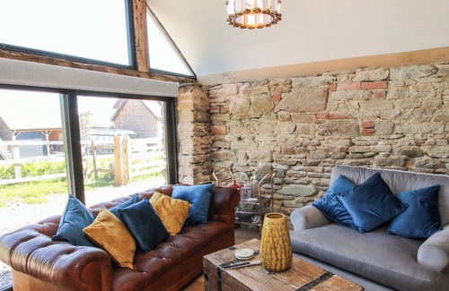 Wheathill Cottage | THE OLD COW HOUSE, pet friendly, with open fire in Ditton Priors