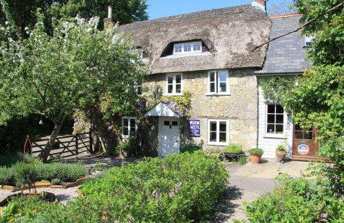 Compton Abbas Bed & Breakfast | The Old Forge B&B and Glamping