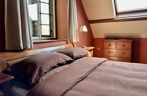 Compton Abbas Bed & Breakfast | The Old Forge B&B and Glamping