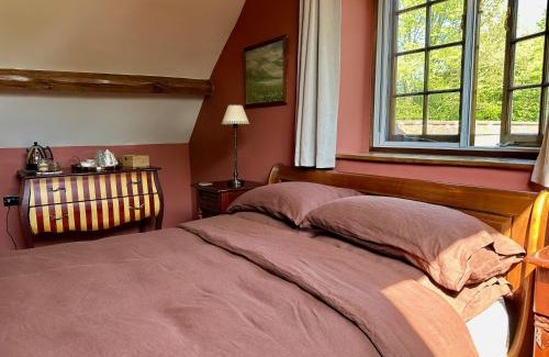 Compton Abbas Bed & Breakfast | The Old Forge B&B and Glamping