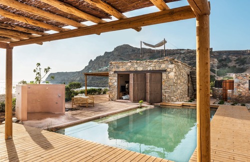 Livadia House | The Old Beach House - A house by the sea to reconnect with yourself