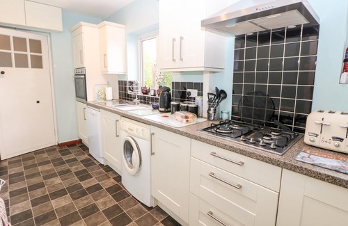Chesterfield Cottage | THE OLD GROCERY, pet friendly, with a garden in Barrow Hill