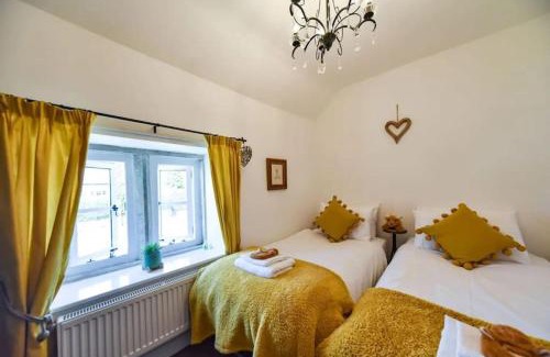 Alfreton House | The Old Horns cottage