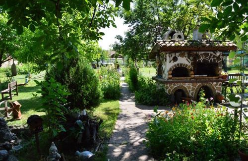 Polski Trambesh House | The Old House Guest House