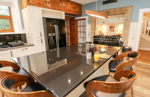 Holmfirth Cottage | THE OLD POST OFFICE - PET FRIENDLY GROUP STAYS IN HOLMFIRTH in Holmfirth