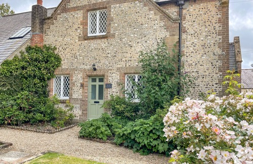 Dorchester Cottage | THE OLD SCHOOL HOUSE, pet friendly, with open fire in Piddletrenthide