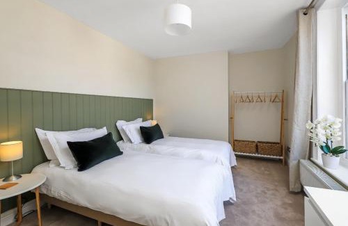 Winchester Apartment | The Old School House, Winchester