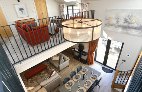 Loppington Cottage | THE OLD WORKSHOP, pet friendly, with a garden in Wem