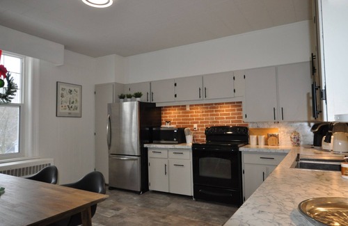Meaford Apartment | The Olde Hotel Suite 2