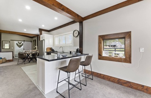 Hunua House | The Olde Store - Hunua Holiday Home