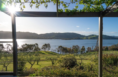 Bonnie Doon House | The Olive Grove, Lake Eildon