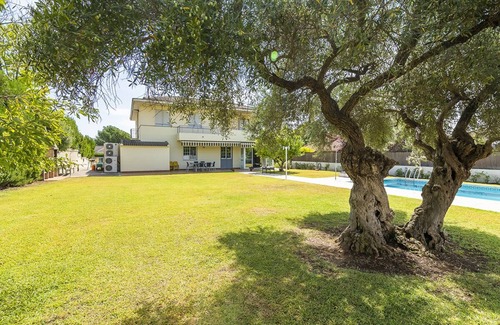 Distrito Norte Sierra Ski Chalet | The olive tree house in Córdoba