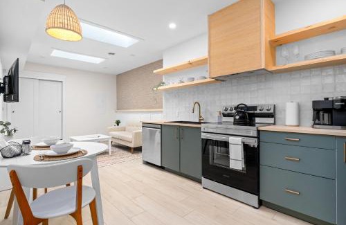 Belleville Apartment | The Olympia: Front Street Flats