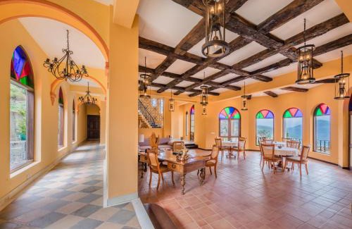 Kaul Hotel | The Orchard at Peora Estates