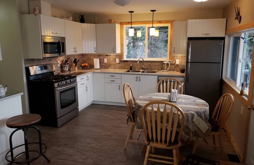 Central Okanagan House | The Orchard House - Furnished Holiday Rental – 3 days to 6 months