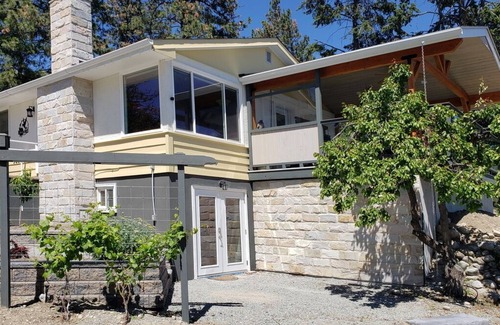 Central Okanagan House | The Orchard House - Furnished Holiday Rental – 3 days to 6 months