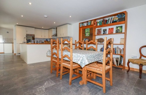 Mount Cottage | THE ORCHARD, pet friendly, character holiday cottage in Cardinham